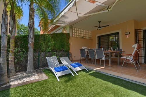 Aram Wonderful and nice apartment with communal pool in Jávea, Costa Blanca, Spain for 8 persons. The apartment is situated in a residential beach area, close to restaurants and bars, at 500 m from El Arenal, Jávea beach and at 0....