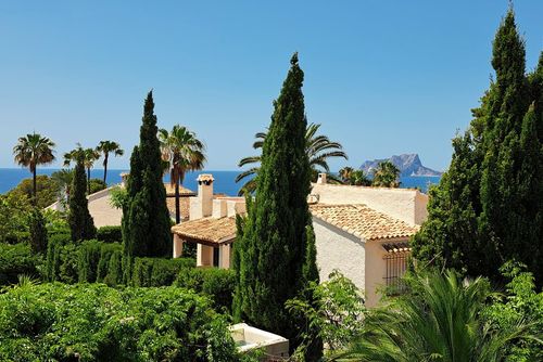 Villa El Tipo by Solidays Schöne und komfortable Villa in Moraira, Costa Blanca, Spanien, mit privatem Pool für 8 Personen. Das Haus befindet sich in einem Wohngebiet in Strandnähe, in der Nähe eines Tennisplatzes und 1 km vom Strand L'Ampolla entfernt....