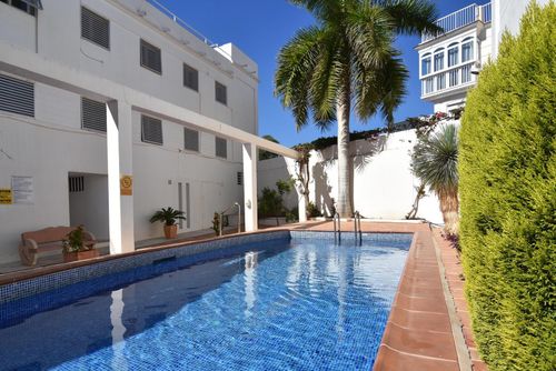Nerja 100 Liebliche und komfortable Ferienwohnung  mit Gemeinschaftspool in Nerja, Costa del Sol, Spanien für 4 Personen...