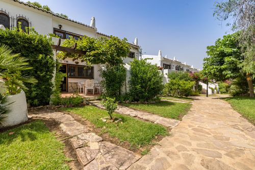 Los Lagos A Schöne Wohnung in Jesus Pobre, Costa Blanca, Spanien, mit Gemeinschaftspool für 4 Personen. Die Wohnung befindet sich in einer bewaldeten und bergigen Gegend....