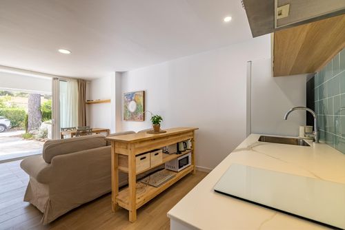 Los Lagos B Schönes Apartment mit Gemeinschaftspool in Jesus Pobre, Costa Blanca, Spanien für 2 Personen. Das Apartment befindet sich in einer bewaldeten und bergigen Gegend....