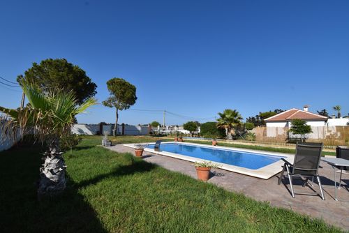 Las Callejuelas Classic and comfortable villa with private pool in Chiclana de la Frontera, Costa de la Luz, Spain for 10 persons. The house is situated in a rural beach area....