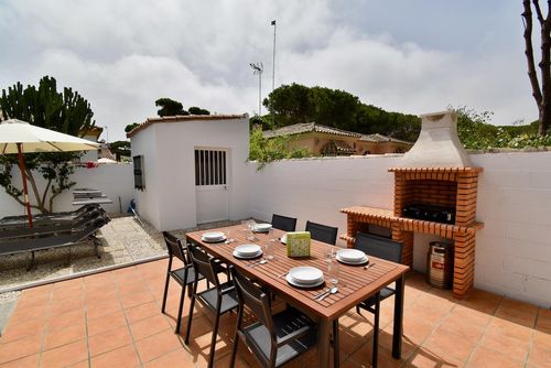 Joanna Beautiful and comfortable villa in Chiclana de la Frontera, Costa de la Luz, Spain with private pool for 6 persons. The house is situated in a wooded and residential beach area and is 5 km from Chiclana or La Barrosa....