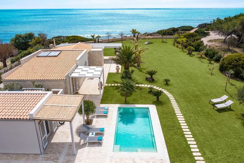 Villa Azulea Villa with private pool in Ispica, Sicily, Italy for 8 persons. The house is situated in a residential beach area and is 50 m from the beach....