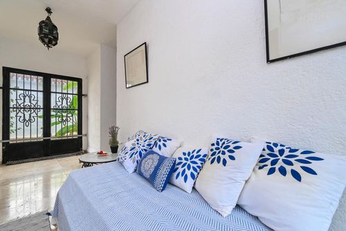Jalna Duża i klasyczna willa z prywatnym basenem w Jávea, Costa Blanca, Hiszpania dla 8 osób. Dom położony jest w rezydencyjnej okolicy plażowej, 4 km od plaży La Grava w Jávea....