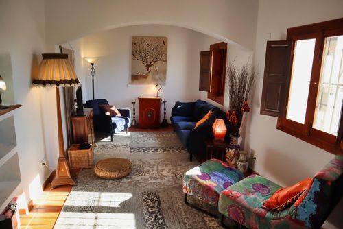 Casa Paradis Hermosa y clásica casa en Callosa d'En Sarria, Costa Blanca, España, para 6 personas. La casa está situada en una zona costera, residencial y montañosa....