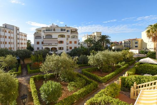 Delfines del Puerto 2 pax Classic apartment in Jávea, Costa Blanca, Spain with communal pool for 2 persons. The apartment is situated in a residential beach area, close to restaurants and bars, shops and supermarkets, 200 m from La Grava, Puerto, Jávea beach and 0....