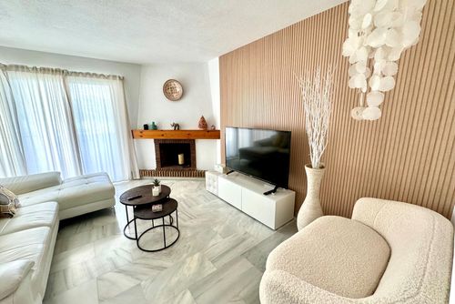 La Siesta Golf Mijas Schöne und freundliche Wohnung mit Gemeinschaftspool in Mijas Costa, Andalusien, Spanien für 4 Personen. Die Wohnung befindet sich in einem Golfresort, in einem Küsten- und Wohngebiet, nahe Supermärkten und 5 km von Fuengirola entfernt....