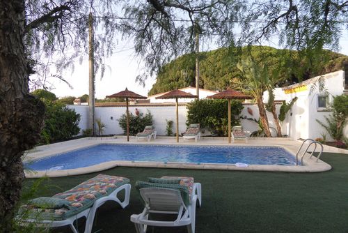 Casa Caballo Albino Ferienhaus in Chiclana de la Frontera, Costa de la Luz, Spanien, mit privatem Pool für 5 Personen. Das Haus befindet sich in einer Küsten- und ländlichen Gegend und ist 3 km vom Playa la Barrosa entfernt....