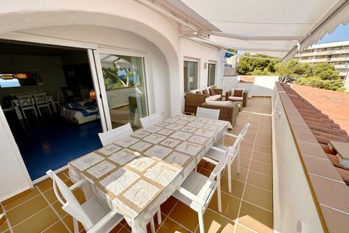 Les Rotes 30 by homeprive Schönes und komfortables Apartment in Denia, Costa Blanca, Spanien für 4 Personen. Das Apartment befindet sich in einer Wohngegend am Strand, in der Nähe von Restaurants und Bars und nur 25 Meter vom Strand entfernt....