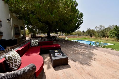 Julia Wonderful and comfortable villa in Chiclana de la Frontera, Costa de la Luz, Spain with private pool for 6 persons. The house is situated in a coastal and rural area and is close to restaurants, bars, and supermarkets....