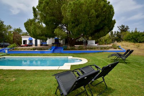 Julia Magnifique et confortable villa à Chiclana de la Frontera, Costa de la Luz, Espagne, avec piscine privée pour 6 personnes. La maison est située dans une zone côtière et rurale, à proximité de restaurants, bars et supermarchés....
