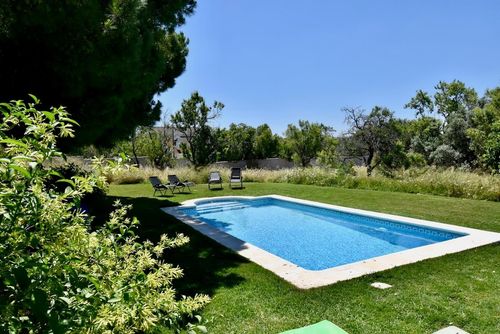 Julia Wonderful and comfortable villa with private pool in Chiclana de la Frontera, Costa de la Luz, Spain for 6 persons. The house is situated in a coastal and rural area and is close to restaurants, bars, and supermarkets....