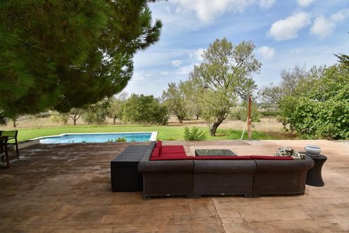 Julia Wonderful and comfortable villa with private pool in Chiclana de la Frontera, Costa de la Luz, Spain for 6 persons. The house is situated in a coastal and rural area and is close to restaurants, bars, and supermarkets....