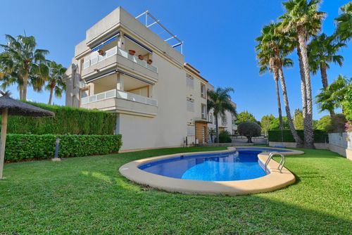 EvaMaria Prachtig en aangenaam appartement met gemeenschappelijk zwembad in Jávea, Costa Blanca, Spanje voor 4 personen. Het appartement is gelegen in een residentiële strandwijk, dicht bij restaurants, bars en winkels, 500 m van het Montañar I strand en 0,5 km van de Middellandse Zee....