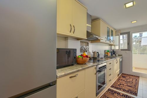 EvaMaria Apartamento maravilloso y acogedor en Jávea, Costa Blanca, España, con piscina comunitaria para 4 personas. El apartamento está situado en una zona residencial de playa, cerca de restaurantes, bares y tiendas, a 500 m de la playa Montañar I y a 0....