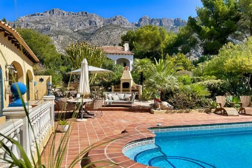 Casa Ardilla Lovely and comfortable villa with private pool in Altea, Costa Blanca, Spain for 6 persons. The house is situated 4 km from Playa La Olla beach....