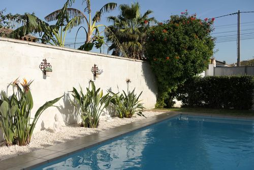Villa Encanto Casa de vacaciones en Chiclana de la Frontera, Costa de la Luz, España, con piscina privada para 6 personas. La casa está situada en una zona costera y rural....