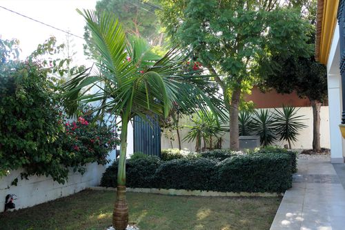 Villa Encanto Feriehus i Chiclana de la Frontera, Costa de la Luz, Spania med privat svømmebasseng for 6 personer. Huset ligger i et kystnært og landlig område....