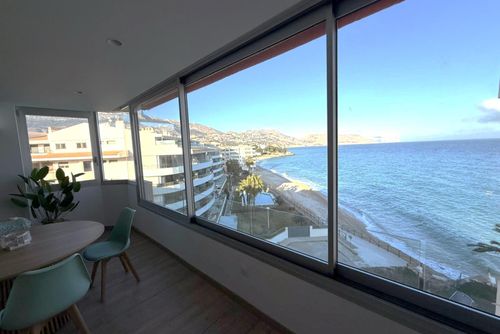 Cap Negret Altea Mar Geweldig en comfortabel appartement in Altea, Costa Blanca, Spanje met gemeenschappelijk zwembad voor 4 personen. Het appartement is gelegen in een residentieel strandgebied, dicht bij restaurants en bars, winkels en supermarkten, en op 25 m van Playa de la Olla strand....