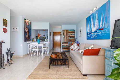Cap Negret Altea Mar Magnifique et confortable appartement à Altea, Costa Blanca, Espagne, avec piscine commune pour 4 personnes. L'appartement est situé dans une zone résidentielle proche de la plage, à proximité de restaurants et bars, de boutiques et supermarchés, et à 25 m de la plage de la Olla....