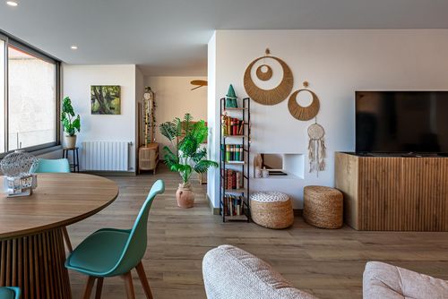 Cap Negret Altea Mar Wonderful and comfortable apartment with communal pool in Altea, Costa Blanca, Spain for 3 persons. The apartment is situated in a residential beach area, close to restaurants and bars, shops and supermarkets, and 25 m from Playa de la Olla beach....