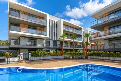 Atenea Große und komfortable Wohnung mit Gemeinschaftspool in Jávea, Costa Blanca, Spanien für 6 Personen. Die Wohnung befindet sich in einem städtischen Strandgebiet, in der Nähe von Restaurants und Bars, Geschäften und Supermärkten und 2 km vom Strand La Grava, Puerto, Jávea entfernt....