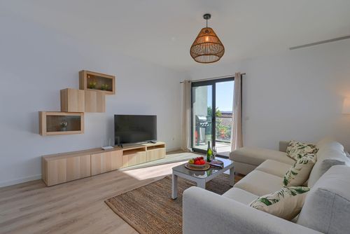 Atenea Große und komfortable Wohnung mit Gemeinschaftspool in Jávea, Costa Blanca, Spanien für 6 Personen. Die Wohnung befindet sich in einem städtischen Strandgebiet, in der Nähe von Restaurants und Bars, Geschäften und Supermärkten und 2 km vom Strand La Grava, Puerto, Jávea entfernt....