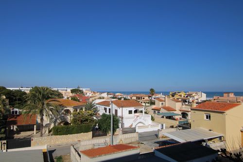 Santa Ana Mooie en comfortabele appartement in Denia, Costa Blanca, Spanje voor 5 personen. Het appartement is gelegen nabij restaurants, bars en supermarkten, slechts 50 m van het strand en 4 km van El Vergel....
