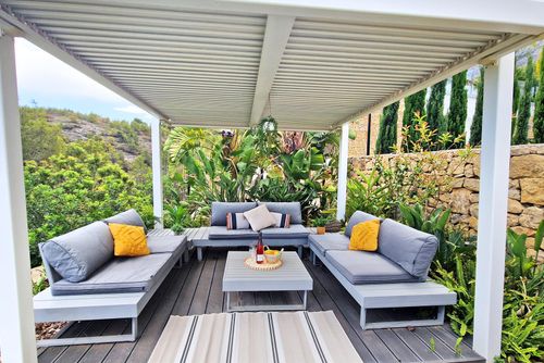 Bellavista 89 Large and comfortable villa in Dénia, Costa Blanca, Spain with private pool for 6 persons. The house is situated in a residential and mountainous area and is 3 km from the beach....