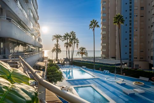 Aquamarina I by the beach Schöne und komfortable Wohnung mit Gemeinschaftspool in Calpe, Costa Blanca, Spanien für 4 Personen. Die Wohnung befindet sich in einer Ferienanlage mit Bar und Restaurant, in einem Wohnstrandbereich, in der Nähe von Geschäften und Supermärkten, 25 Meter vom Strand Playa de la Fossa, 4 Kilometer vom Zentrum von Calpe und 25 Meter vom Mittelmeer entfernt....