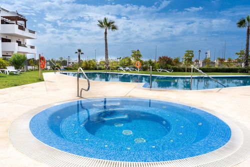 Casa Mira Maravilloso y lujoso apartamento en San Juan de los Terreros, Andalucía, España, para 6 personas. El apartamento está situado cerca de restaurantes y bares, supermercados, y una pista de tenis, y se encuentra a 500 m de la playa....