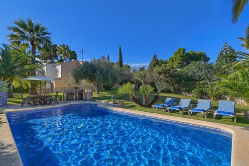 La Desirada Winter Villa cómoda en Jávea, Costa Blanca, España con piscina privada para 8 personas. La casa se encuentra en una zona residencial de playa....