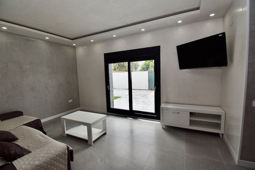 CandilB Moderne und luxuriöse Villa in Chiclana de la Frontera, Costa de la Luz, Spanien, mit privatem Pool für 8 Personen. Das Haus befindet sich in einem ländlichen Strandgebiet und ist 4 km von Chiclana entfernt....