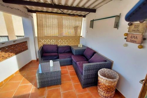 Casa Amarilla Schattig en vrolijk huis in Callosa d'Ensarrià, Costa Blanca, Spanje voor 4 personen. Het huis is gelegen nabij restaurants en bars, winkels en supermarkten....