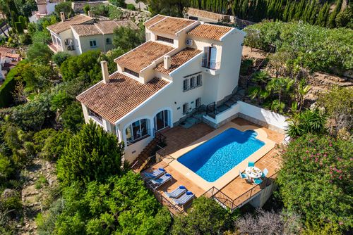 Villa Arriba 6 Maravillosa y encantadora villa en Denia, Costa Blanca, España, con piscina privada para 6 personas. La casa está situada en una zona de playa residencial y montañosa....