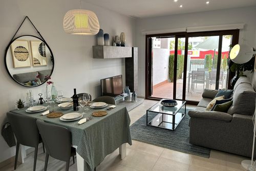 Casa Floor Hermoso y alegre apartamento con piscina comunitaria en San Juan de los Terreros, Andalucía, España, para 4 personas. El apartamento se encuentra en un complejo vacacional que cuenta con un bar y restaurante, en una zona residencial y montañosa cerca de la playa, a pocos pasos de supermercados y una cancha de tenis, y a 500 m de la playa....