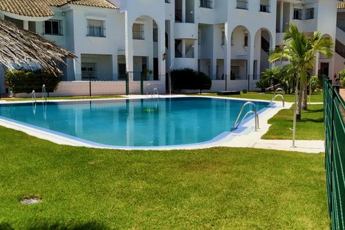 Costa Sancti Petri Apartment in Chiclana de la Frontera, Costa de la Luz, Spain for 4 persons. The apartment is situated close to restaurants and bars and is 500 m from La Barrosa beach....