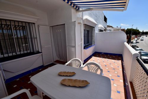 Costa Sancti Petri Apartment in Chiclana de la Frontera, Costa de la Luz, Spain for 4 persons. The apartment is situated close to restaurants and bars and is 500 m from La Barrosa beach....