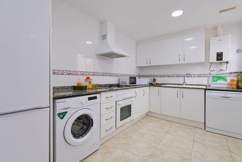 Botavara 4 pax Wunderbare und klassische Wohnung in Jávea, Costa Blanca, Spanien für 4 Personen. Die Wohnung befindet sich in einem städtischen Strandgebiet, in der Nähe von Restaurants und Bars, Geschäften und Supermärkten, 100 m vom Playa de la Grava, dem Strand von Jávea, und 0,1 km vom Mittelmeer, Jávea entfernt....