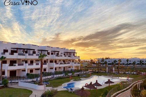 Casa Vino Appartement moderne et ensoleillé avec piscine commune à San Juan de los Terreros, en Andalousie, Espagne, pour 4 personnes. L'appartement est situé dans une station balnéaire, dans une zone côtière et résidentielle, à proximité des supermarchés et à 500 m de la plage....