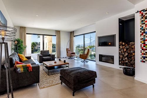 El Quinto Encantadora y cómoda villa con piscina privada en Altea, Costa Blanca, España, ideal para 2 personas. La casa se encuentra en una zona costera, boscosa y residencial, cercana a un campo de golf y a 2 km de la playa....