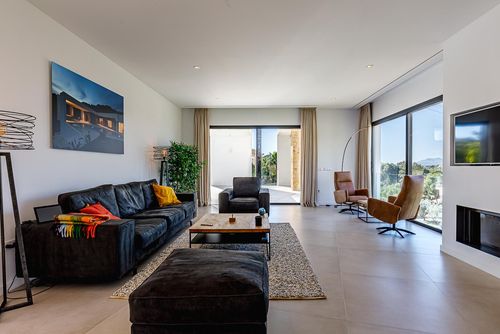 El Quinto Mooie en comfortabele villa met privézwembad in Altea, Costa Blanca, Spanje voor 2 personen. Het huis is gelegen in een kust-, bosrijk en residentieel gebied, dichtbij een golfbaan en op 2 km van het strand....