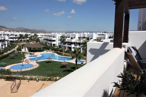 Casa de Luz Vacker och glad lägenhet i San Juan de los Terreros, Andalusien, Spanien med gemensam pool för 6 personer. Lägenheten är belägen i ett semesterkomplex, i ett bostadsområde nära stranden, nära restauranger och barer, stormarknader och en tennisbana, och ligger 500 m från Playa Nardos strand....