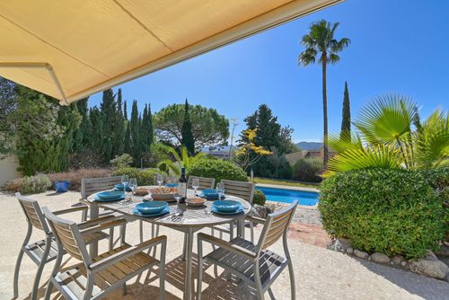 Cava de la Vida Amplia y cómoda casa con piscina privada en Xàbia, Costa Blanca, España para 6 personas. La casa está situada en una zona residencial de playa y a 4 km de la playa La Grava de Xàbia....