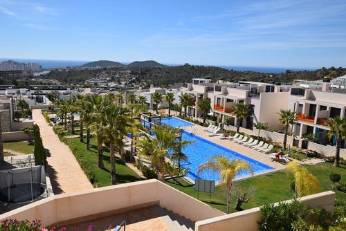 Penthouse Sonrisa Modern och bekväm lägenhet i Finestrat, Costa Blanca, Spanien, med en gemensam pool för 6 personer. Lägenheten ligger i ett kustnära, kuperat och bostadsområde och är 4 km från stranden....