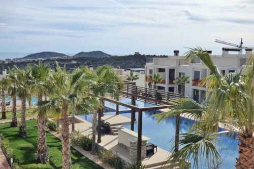 Penthouse Sonrisa Modern och bekväm lägenhet i Finestrat, Costa Blanca, Spanien, med en gemensam pool för 6 personer. Lägenheten ligger i ett kustnära, kuperat och bostadsområde och är 4 km från stranden....
