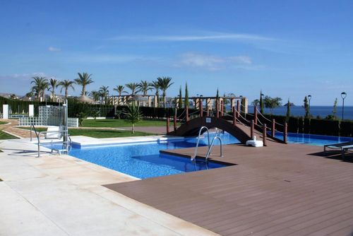 Jazmines Encantador y alegre apartamento en San Juan de los Terreros, Andalucía, España, con piscina comunitaria para 6 personas. El apartamento está situado en un complejo turístico, en una zona residencial y montañosa costera, cerca de supermercados y a 200 m de la playa....