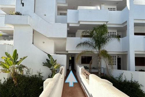 Casa La Bueña Vida Skønt og lyst lejlighed med fælles pool i San Juan de los Terreros, Andalusien, Spanien til 4 personer. Lejligheden ligger i et feriekompleks, i et boligområde ved en bjergrig strand, tæt på restauranter og barer, supermarkeder og en tennisbane, og er 500 m fra Playa Nardos strand....