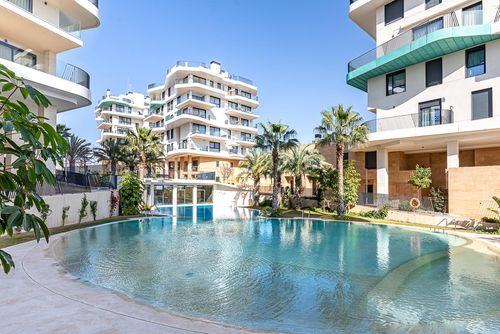 Cala Bay Modern en comfortabel penthouse met gemeenschappelijk zwembad in La Vila Joiosa, Costa Blanca, Spanje voor 6 personen. Het huis is gelegen in een residentiële strandzone en bevindt zich op 100 m van het strand....